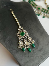 Load image into Gallery viewer, Green Premium Tayani gold plated Choker Necklace set with maangtikka