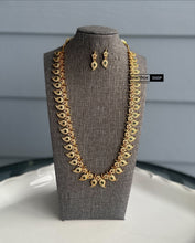 Load image into Gallery viewer, Long Mango shape kemp stone Necklace set temple jewelry