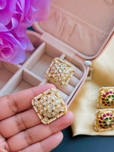 Load image into Gallery viewer, Kundan Premium statement Stud Earrings