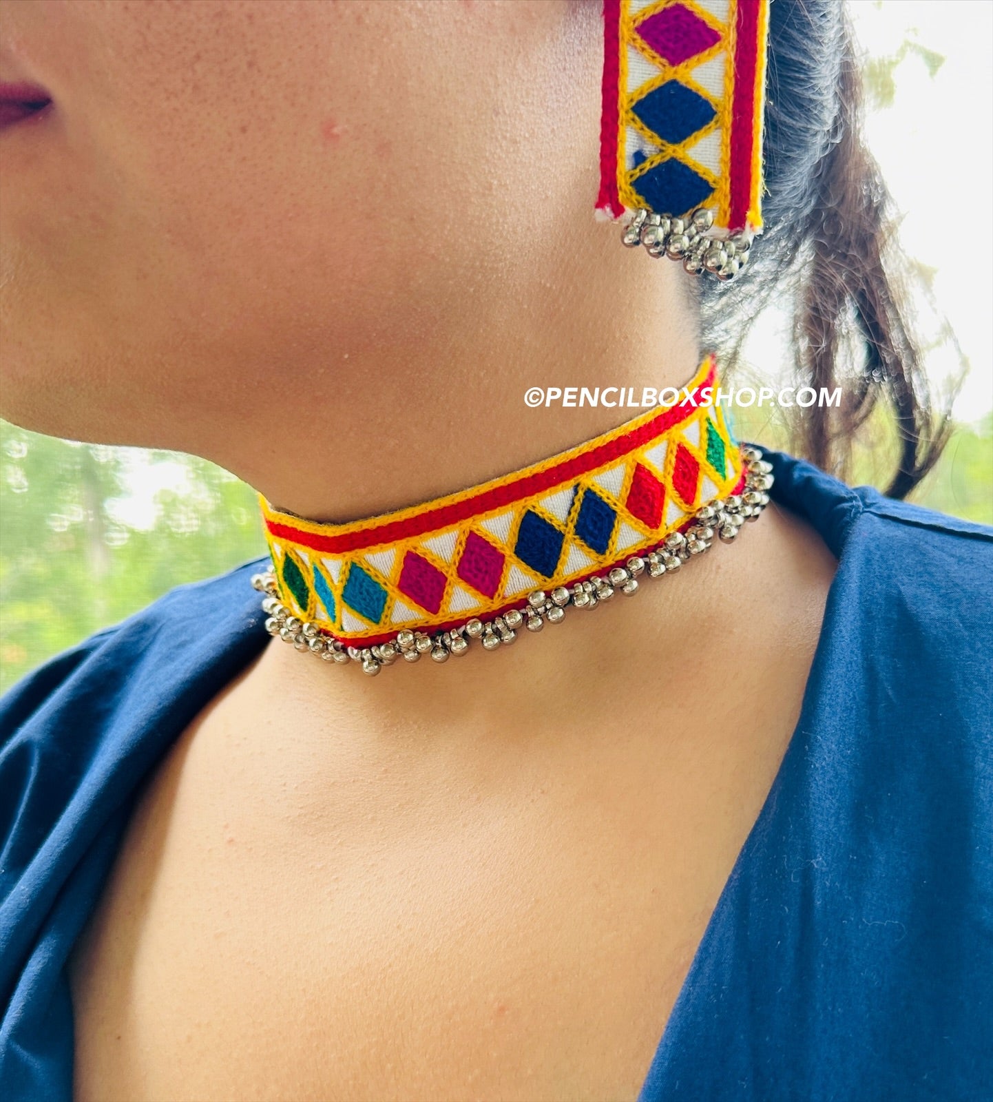 Triangle choker necklace hotsell
