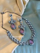 Load image into Gallery viewer, Classy New Victorian American Diamond twisted necklace set