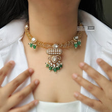 Load image into Gallery viewer, Uncut Kundan Golden Hasli Spiral Necklace set