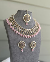 Load image into Gallery viewer, Naira polki Pearl kundan Polki Choker Necklace set with Maangtikka