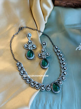 Load image into Gallery viewer, Classy New Victorian American Diamond twisted necklace set