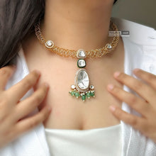 Load image into Gallery viewer, Uncut Kundan Golden Hasli Spiral Necklace set