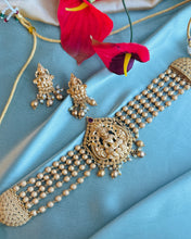 Load image into Gallery viewer, Kemp Lakshmi ji Gold matte finish choker set