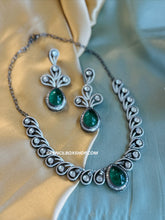 Load image into Gallery viewer, Classy New Victorian American Diamond twisted necklace set