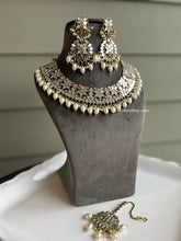 Load image into Gallery viewer, Simi Golden pearl Premium Mirror necklace set with maangtikka