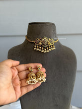 Load image into Gallery viewer, Multicolor Dainty Peacock kemp stone pearl choker necklace set