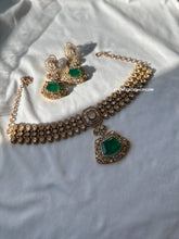 Load image into Gallery viewer, Green Doublet Moissanite Premium Choker necklace set