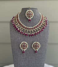 Load image into Gallery viewer, Naira polki Pearl kundan Polki Choker Necklace set with Maangtikka
