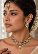 Load image into Gallery viewer, Chahat mint Kundan Polki Necklace Set with Maangtikka