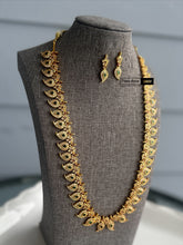 Load image into Gallery viewer, Long Mango shape kemp stone Necklace set temple jewelry