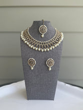 Load image into Gallery viewer, Naira polki Pearl kundan Polki Choker Necklace set with Maangtikka