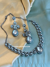 Load image into Gallery viewer, Classy New Victorian American Diamond twisted necklace set
