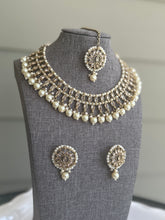 Load image into Gallery viewer, Naira polki Pearl kundan Polki Choker Necklace set with Maangtikka