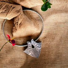 Load image into Gallery viewer, Veena German Silver Solid Hasli Necklace