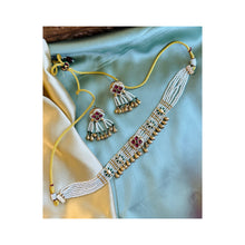 Load image into Gallery viewer, Vanya Multicolor Pearl kemp stone Simple dainty choker necklace set