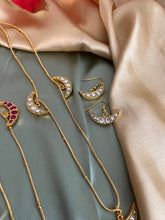 Load image into Gallery viewer, Long Delicate Jadau kundan dainty necklace set
