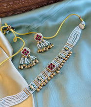 Load image into Gallery viewer, Vanya Multicolor Pearl kemp stone Simple dainty choker necklace set
