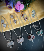 Load image into Gallery viewer, American Diamond Victorian invisible Premium Flower pendant set
