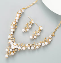 Load image into Gallery viewer, Golden Pearl Flower women necklace set  IDW

