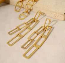 Load image into Gallery viewer, 18k gold plated Stainless Steel box earrings IDW