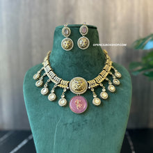 Load image into Gallery viewer, Jaguar Pink tassel Antique Statement Necklace set
