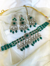 Load image into Gallery viewer, Green Premium Tayani gold plated Choker Necklace set with maangtikka