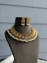 Load image into Gallery viewer, Ganesha Kemp Stone Golden beads Temple necklace set