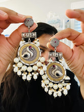 Load image into Gallery viewer, Peacock Pearl German silver Earrings
