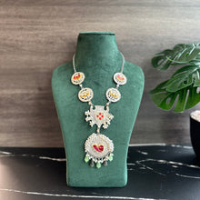 Load image into Gallery viewer, Fusion Pachi kundan German Silver Necklace