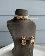 Load image into Gallery viewer, Vanya Multicolor Pearl kemp stone Simple dainty choker necklace set
