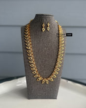 Load image into Gallery viewer, Long Mango shape kemp stone Necklace set temple jewelry
