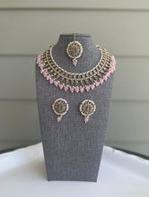 Load image into Gallery viewer, Naira polki Pearl kundan Polki Choker Necklace set with Maangtikka