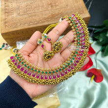 Load image into Gallery viewer, Golden Kemp Stone Beaded Temple Necklace set