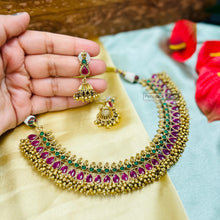 Load image into Gallery viewer, Golden Kemp Stone Beaded Temple Necklace set