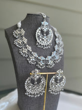 Load image into Gallery viewer, Mirror Beads necklace set with maangtikka