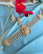 Load image into Gallery viewer, Kemp Lakshmi ji Gold matte finish choker set