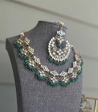 Load image into Gallery viewer, Mirror Beads necklace set with maangtikka
