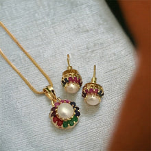 Load image into Gallery viewer, Real Pearl Pendant Golden Necklace set