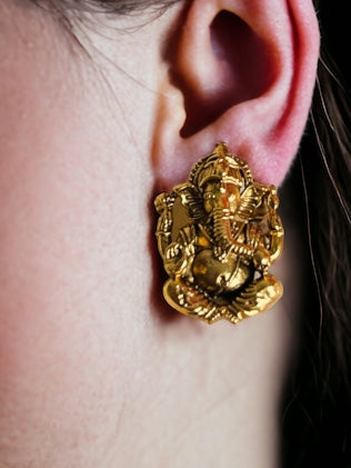 Ganesha retailers body piercing