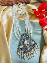 Load image into Gallery viewer, Silver White Kundan Oxidised Afghani Necklace