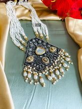 Load image into Gallery viewer, Silver White Kundan Oxidised Afghani Necklace

