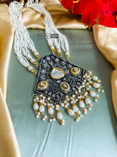 Load image into Gallery viewer, Silver White Kundan Oxidised Afghani Necklace
