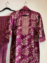 Load image into Gallery viewer, 3 pc Maroon Purple Gold Floral Suit women clothing