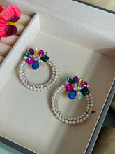 Load image into Gallery viewer, Crystal Pearl Round Rhinestone Earrings IDW
