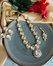 Load image into Gallery viewer, Premium Quality Maharani Uncut Polki  Kundan  Silver Foiled single layer Necklace set
