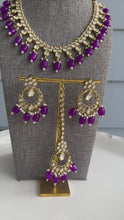 Load and play video in Gallery viewer, Radhs Purple Kundan Polki Necklace Set with Maangtikka

