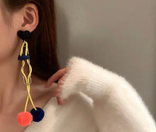 Load image into Gallery viewer, Exaggerated Ball Dangling Long Statement Earrings
